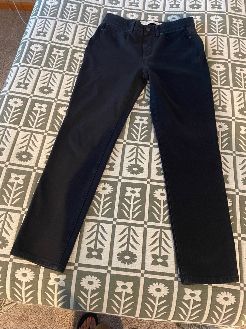 Soft Surroundings Black Ultimate Denim Relaxed Straight Leg Jeans, size S